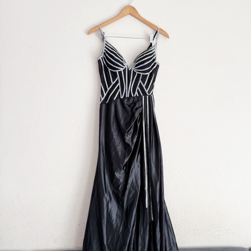 Ladivine Cinderella Devine Fitted Rhinestone Slit Black Dress Size 8 - Picture 2 of 9
